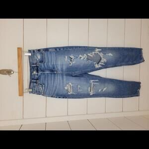 American Eagle Outfitters size 2 blue distressed denim. Curvy mom jeans.